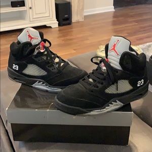 Jordan 5 black metallic 2011 release